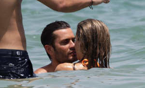 La pareja ha dado rienda suelta a su pasión en el agua