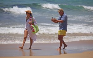 Paz Padilla y Fran Medina, días de descanso en las playas de Cádiz