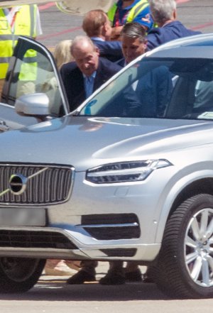 El Rey Juan Carlos I aterriza en Vigo