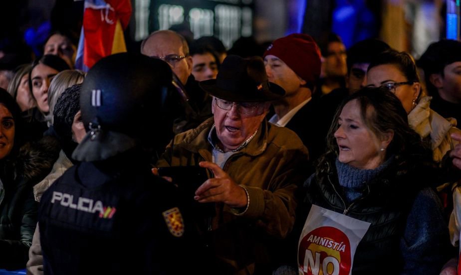 El PP se desliga de las protestas en Ferraz y critica a Interior por ...