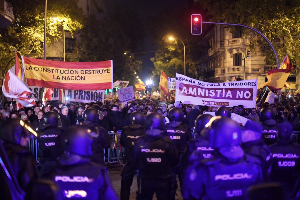 La Policía investiga la participación en los disturbios en Ferraz de ...