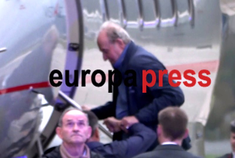 ¡EXCLUSIVA! El rey Juan Carlos, parada en Vitoria antes de llegar a su