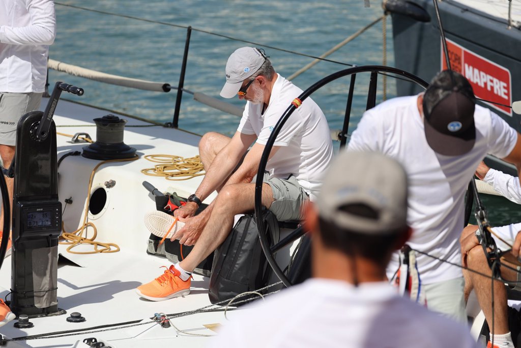 Felipe VI da el pistoletazo de salida en la Copa del Rey Mapfre con el ...