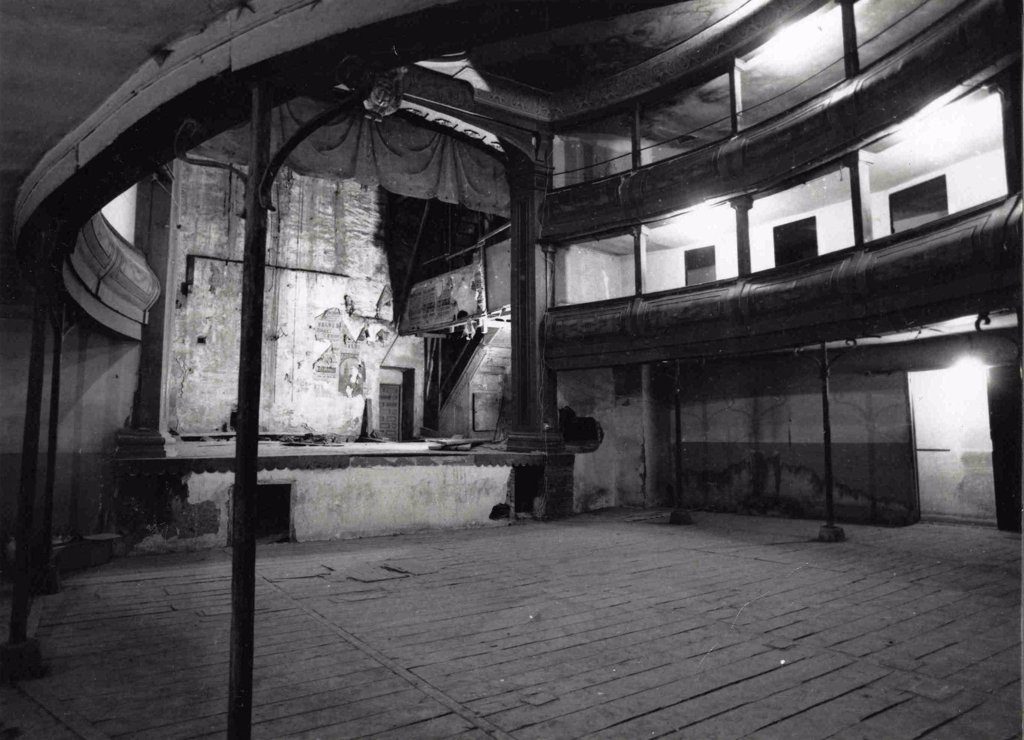 El Corral de las Comedias de Alcalá de Henares: Crónica de un teatro ...