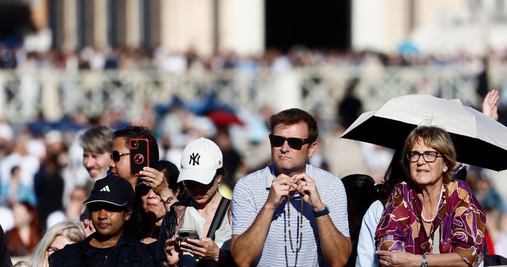 Cónclave nuevo Papa | Directo: Los 133 cardenales electores vuelven a la Capilla Sixtina