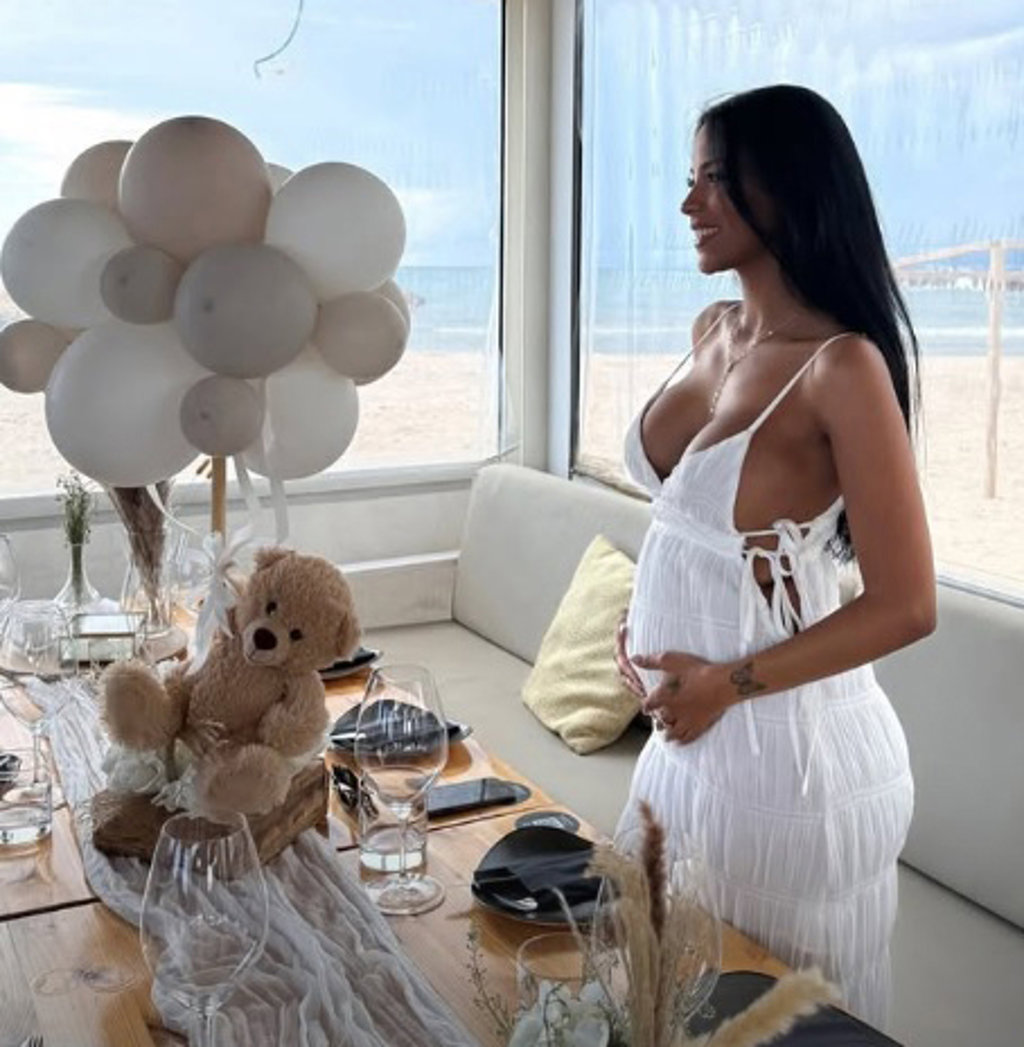Jeimy Báez, ex de Carlo Costanzia y Yulen Pereira, embarazada de su primer  hijo. ¿Quién es el padre?