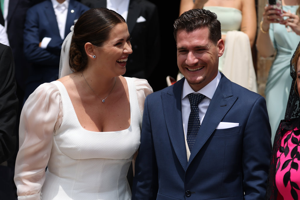 Chema Esteban y Lorena Elorriaga reúnen a la familia Ortega-Cano en su 'Sí,  quiero'