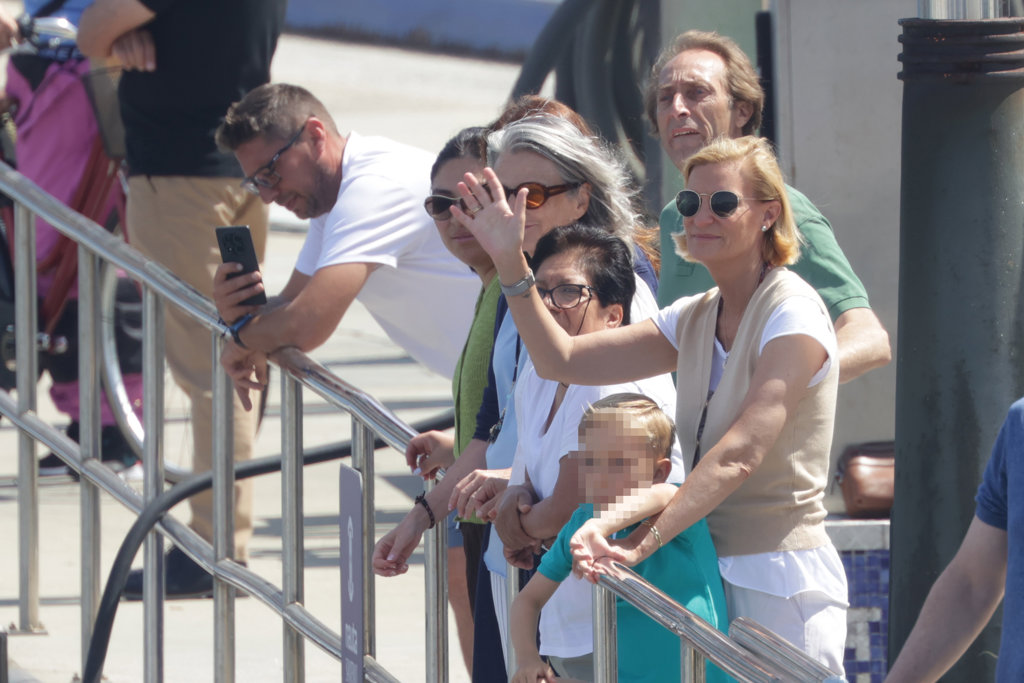 El Rey Juan Carlos, arropado por la familia Zurita tras la polémica con  Revilla y Bárbara Rey