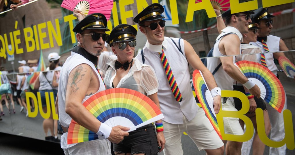 Decenas de miles de personas marchan en el Orgullo de Madrid al grito ...