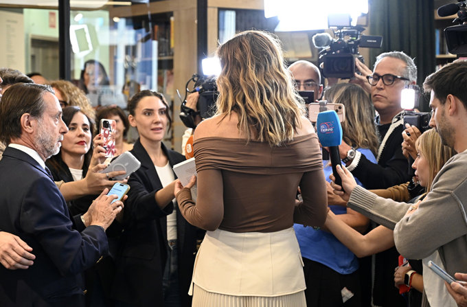 Las frases más impactantes de Mar Flores en la presentación de su libro:  "Llegué como una muñeca rota y soy un mujerón"