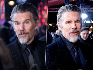 Ethan Hawke demuestra que el brillo no tiene edad con el traje lentejuelas que iluminó la presentación de 'The Weight'