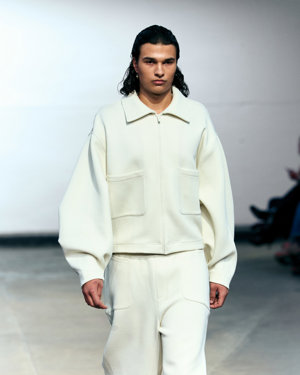 Pull&Bear llega a la London Fashion Week: así es la impresionante colección de la diseñadora Karoline Vitto