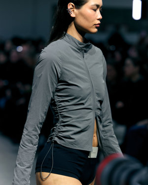 Pull&Bear llega a la London Fashion Week: así es la impresionante colección de la diseñadora Karoline Vitto