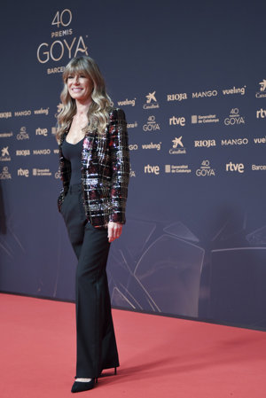 Begoña Gómez reaparece en los Goya 2026 y eleva su estilo con blazer rock-glam