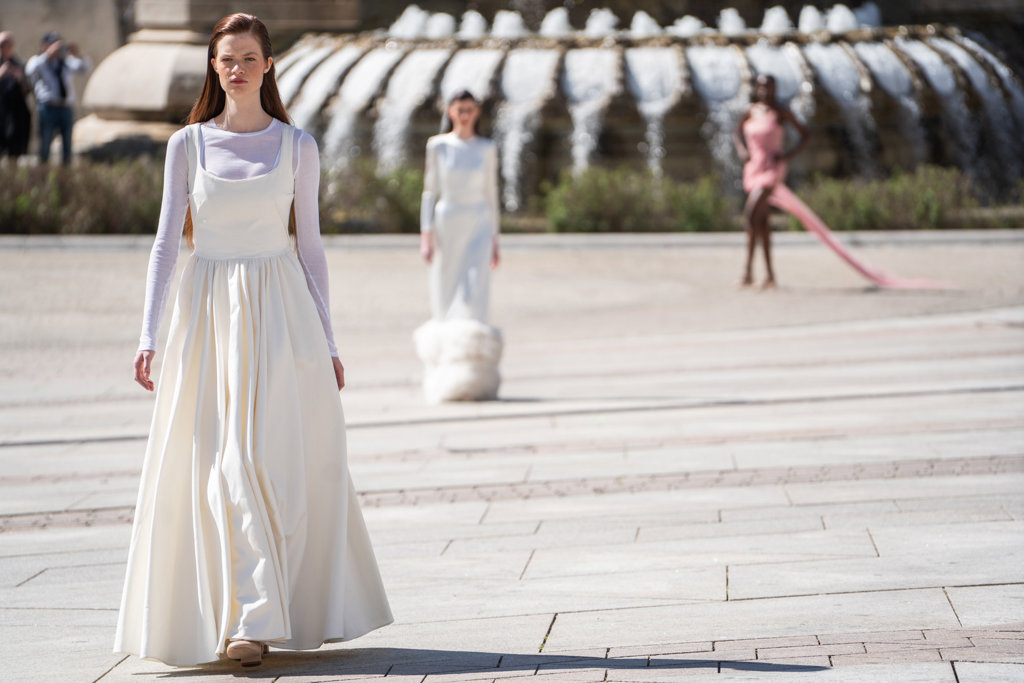 La Plaza de España de Madrid se convierte en una pasarela de moda ...