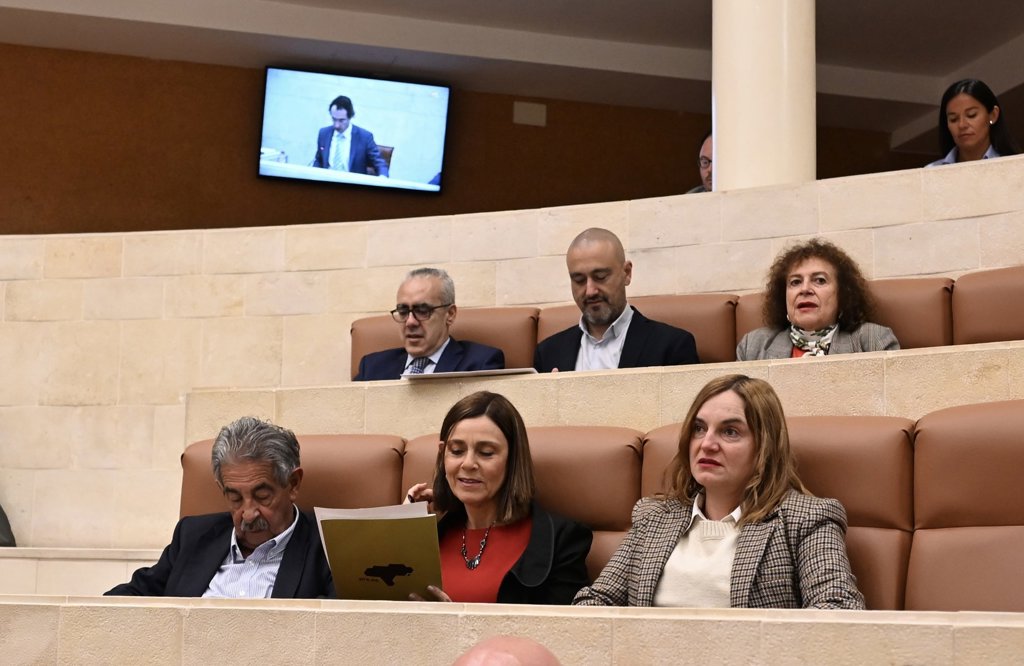 El Gobierno de Cantabria logra aprobar los terceros presupuestos de la ...