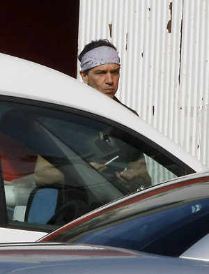 Europa Press DAVID OLLER: El actor aprovecha el descanso para comer un bocadillo