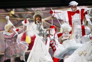 Swift puso en escena una muy vistosa actuación emulando un circo