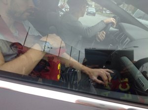 TWITTER: Shakira y Piqué abandonando el Camp Nou