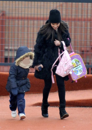 Paula Echevarría y su hija Daniela a la salida del colegio