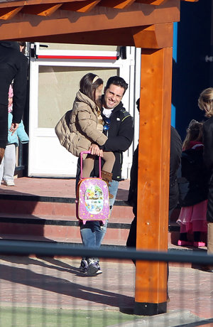 David Bustamante lleva a su hija al colegio