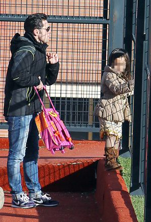 David Bustamante lleva a su hija al colegio