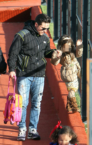 David Bustamante lleva a su hija al colegio