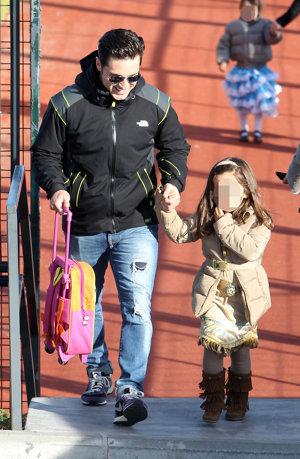 David Bustamante lleva a su hija al colegio