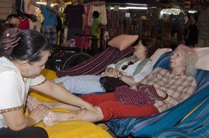 Viaje a Tailandia de la Duquesa de Alba y Alfonso Díez