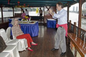 Viaje a Tailandia de la Duquesa de Alba y Alfonso Díez