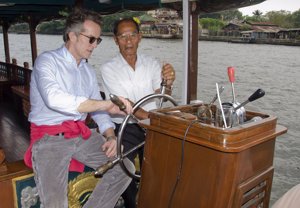 Viaje a Tailandia de la Duquesa de Alba y Alfonso Díez