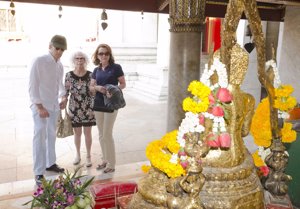 Viaje a Tailandia de la Duquesa de Alba y Alfonso Díez