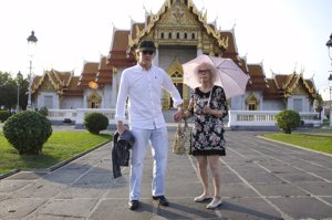 Viaje a Tailandia de la Duquesa de Alba y Alfonso Díez