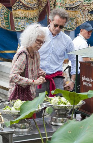 Viaje a Tailandia de la Duquesa de Alba y Alfonso Díez