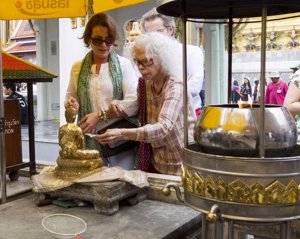 Viaje a Tailandia de la Duquesa de Alba y Alfonso Díez