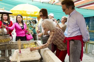 Viaje a Tailandia de la Duquesa de Alba y Alfonso Díez