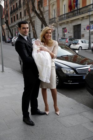 Marc Ostarcevic con su hijo Izan y su madre Norma Duval