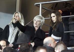 Victoria y la familia de David, durante su debut