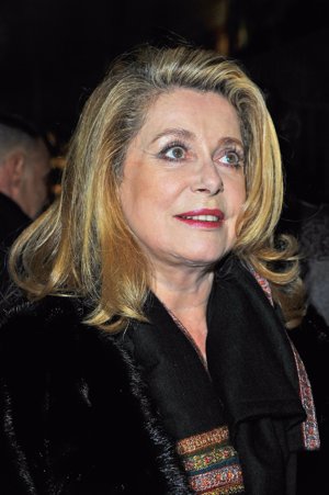 GETTY: Catherine Deneuve en el desfile de Lanvin
