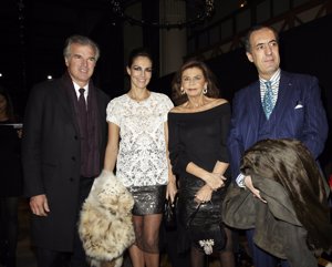 LOEWE: Jaime de Marichalar, Marisa de Borbón y Adriana Abascal junto a su prometido Emmanuel Schreder