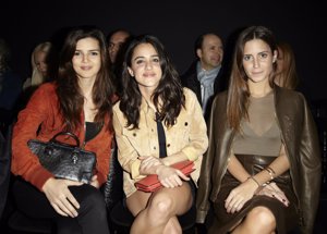 LOEWE: Clara Lago, Macarena García y la bloguera Gala González
