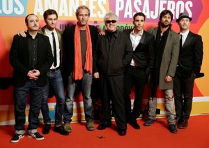 Los nuevos chicos Almodóvar con el director