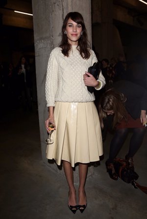 Alexa Chung en zapatos planos