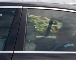 José Ortega Cano en un coche