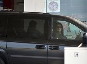 Ana María Añdón en su coche