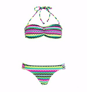 Bikini de Bershka 19.99€ braguita y 9.99€ parte de arriba