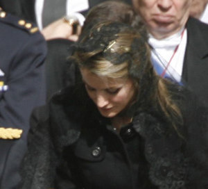 Letizia con horquillas en la parte frontal, para su discreto peinado