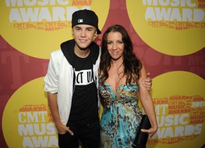 GETTY IMAGES: Madre e hijo en los CMT Music Awards