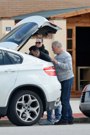 Francisco ayuda a Kiko y Jessica durante la mudanza