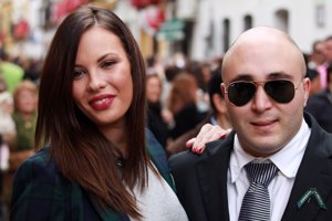 Kiko Rivera y Jessica Bueno fueron al besamanos de la Esperanza de Triana